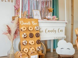candy bar en  Carrito temática unicornio  con donuts bar